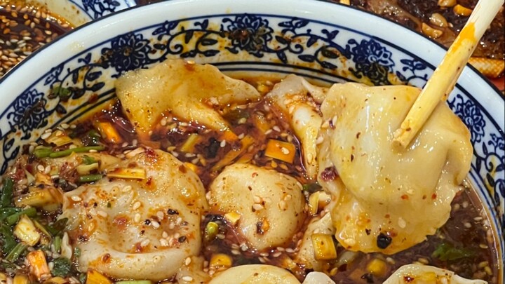 Sour Soup Dumplings on the Streets of Xi’an: Tangy, Spicy, and Appetizing—You Can’t Find This Anywhe
