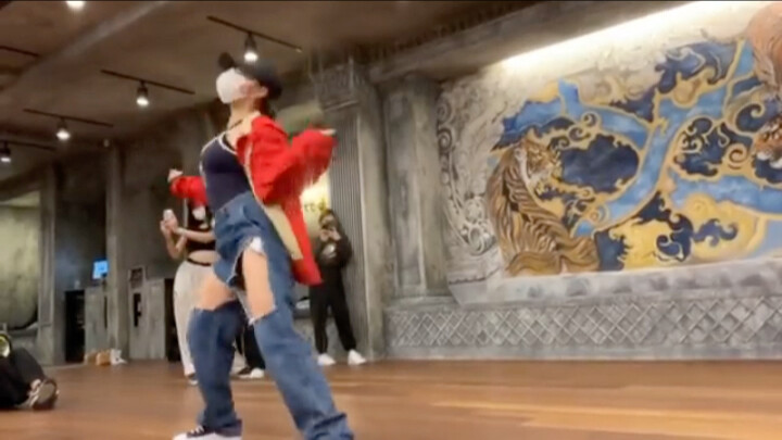 [Leejung] Lisa's "Money" practice room, third-person view | "Money" workshop