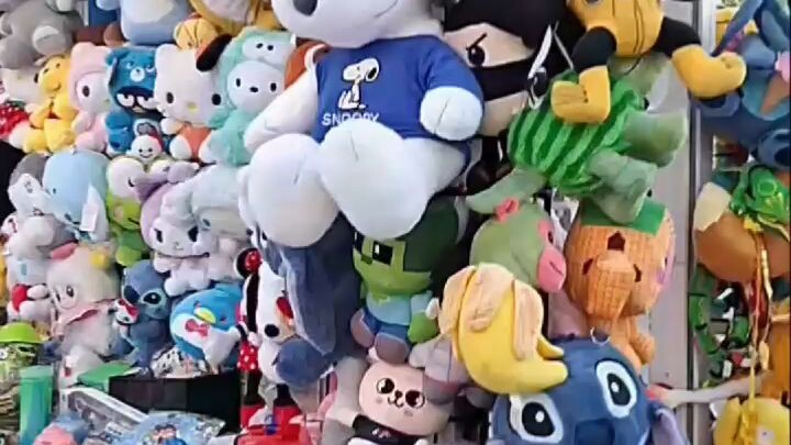 Toys.  Juguetes.  12.7.2025  玩具。 2025年12月7日