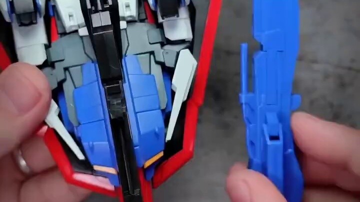 To transform, you must be dismembered first? HG New Z Gundam "transformation" process demonstration