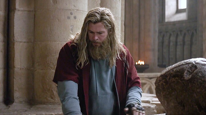 Thor: Được rồi, trước tiên tôi phải đến hầm rượu của cha tôi đã.