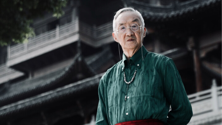 OOTD: Kakek berusia 86 tahun menantang penggemar untuk mengirim pesan pribadi