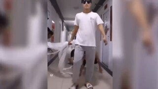 ไม่ใช่เพื่อนร่วมห้อง