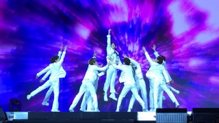 【SMTR25】Mexico & New Costumes Stage Full Version có một phân đoạn ngắn trong đó họ nhảy điệu nhảy Th