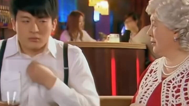 Xung quanh Trương Vĩ toàn là bạn bè quỷ mồi