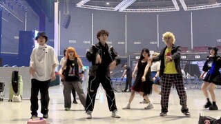 哥们在漫展就一起跳ビビデバ！（antsa.ver）