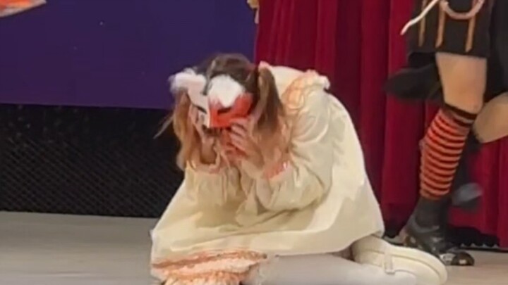 ฉันกำลังคิดอะไรอยู่บนเวทีการแข่งขันระดับประเทศ(?)
