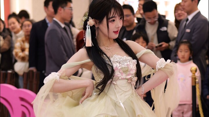 فريق شنغهاي الصغير لـ FIVEver، ماي ماي