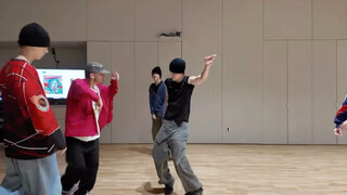 【CORTIS严成玹】练习室freestyle片段 好丝滑的律动和身体控制