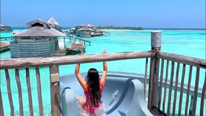 “Ternyata mata uang Maladewa itu realistis, dan laut kaca tanpa filter di sana benar-benar seperti d