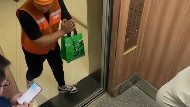 "هذا هو الشكل الذي ينبغي أن تكون عليه المجتمعات المتحضرة" (هذا ما يجب أن يبدو عليه المجتمع المتحضر) 