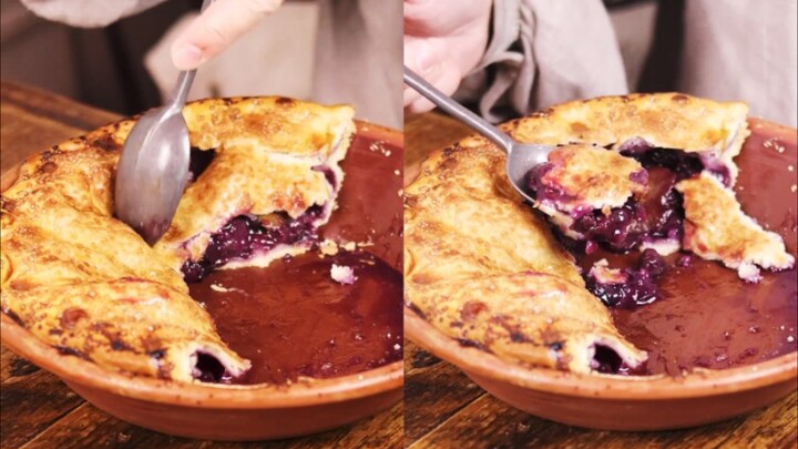 An 18th-century British-style blueberry pie