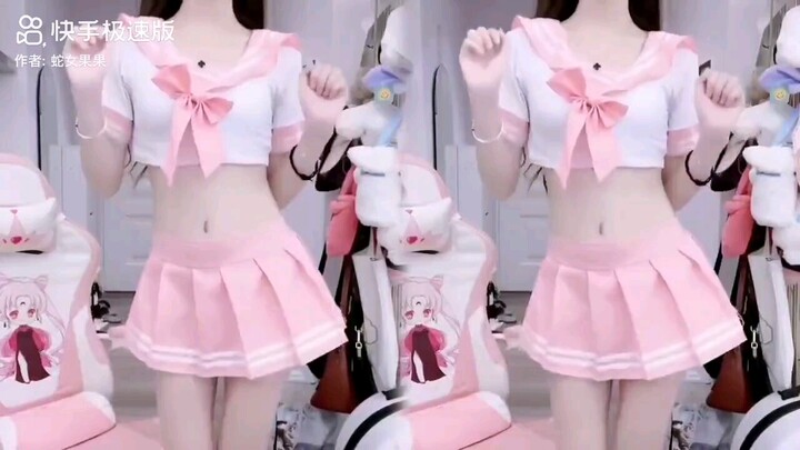百褶裙加白丝