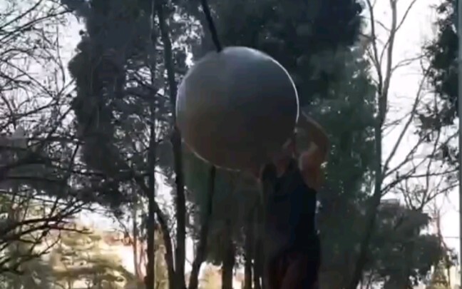 لتدريب فنون القتال الخارقة، عليك أولاً أن تُخصي نفسك.