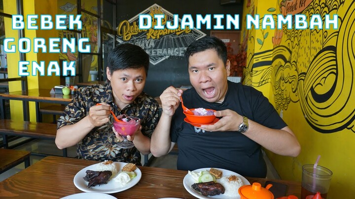 MAKAN BEBEK BKB YANG HITAM!! MASIH ENAK GAK YAH?