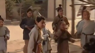 Lưu Bang trở về làng vào những năm cuối đời