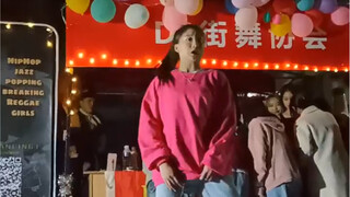 翻到自己去年迎新时候的视频 看了也觉得很有感触 一眨眼又过了一年
