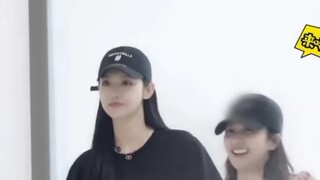 A dream collaboration between husband and wife!!! Zeng Ke Ni and Bai Lu's "TroubleMaker" practice ro