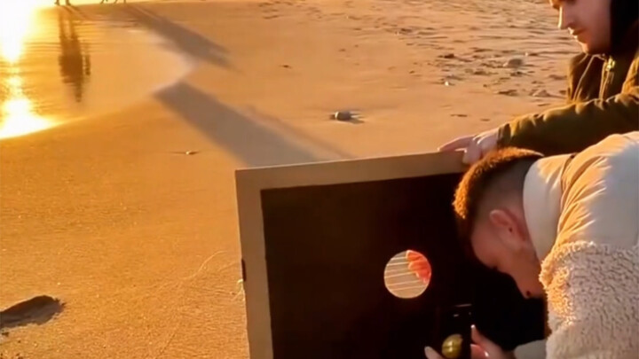 “You really can’t scroll past this without an artistic streak.”