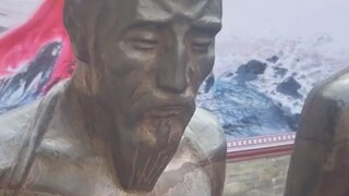 Nyaris tidak bisa menahannya