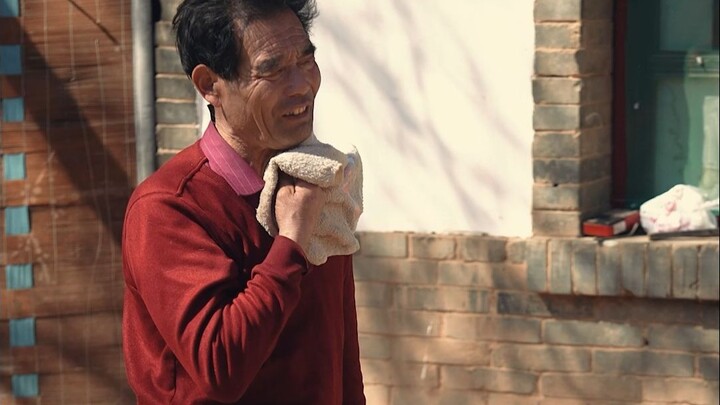 因为有妈妈在，所以还能安心当小孩！