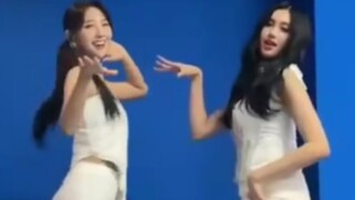 EVERGLOW คิมซีฮยอน x ฮอยูริม ปล่อยวิดีโอเต้น "BLAKCPINK - Pink Venom" แล้ว!