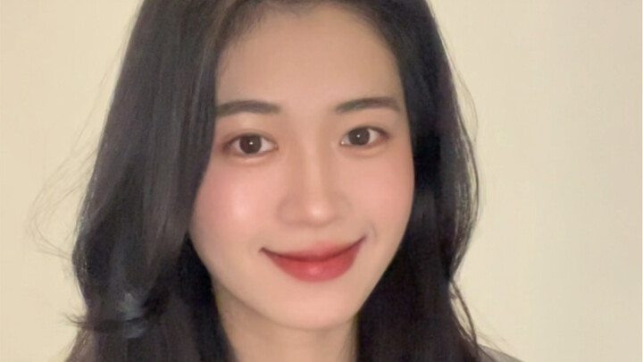 Curious how deaf people watch videos… I’m not blind, thanks.