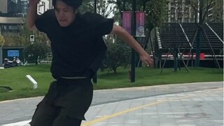 Cao Zhi tahu cara meluncur dan lari keluar kota dalam tujuh langkah.