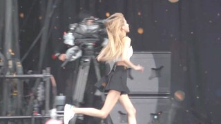 【ROSÉ】This youthful feeling overflowing from the screen has been seen a million times.