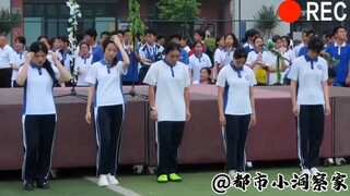 The god-level dance that went viral! A school uniform danced to a shocking scene with millions of li