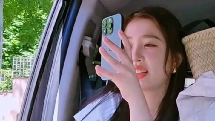 อวี๋ซูซิน: ยืนอยู่ใต้ต้นซากุระ ใครก็สวยไปหมด