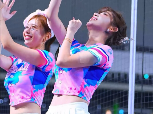 Tarian penuh semangat para dewi