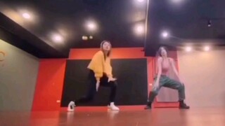 【Phách Phách/Quỷ Bạch】Vợ nhảy VS tôi nhảy, so sánh màn battle vũ đạo ngọt ngào và vui vẻ (tự sướng t