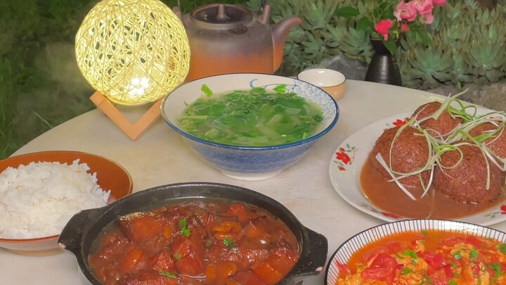 แค่สามกับข้าวหนึ่งซุป อาหารเรียบง่ายธรรมดา กลิ่นอายชีวิตประจำวันที่อบอวลในโลกนี้ คือสิ่งที่ปลอบประโล