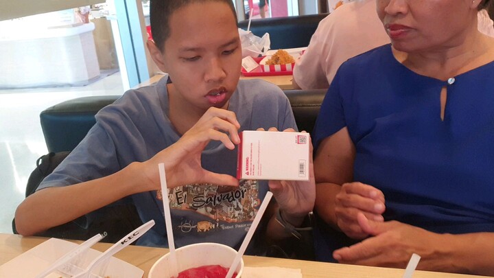 กล่องสุ่ม KFC วันเด็ก