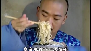 影视剪辑皇帝难得下一次馆子，却被百姓当成了怪物 #影视推荐#热播好片#精彩影视#影视解说#娱乐资讯#影视剪辑#娱乐盘点