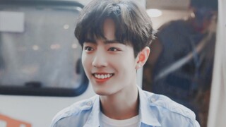 [Xiao Zhan] Setelah mengungkap adegan paling memalukan di mana seorang artis pria membalikkan mobiln