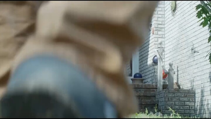 Dia hanya ingin membuang sampah, tapi malah tak sengaja membantai seluruh penduduk sebuah kota kecil