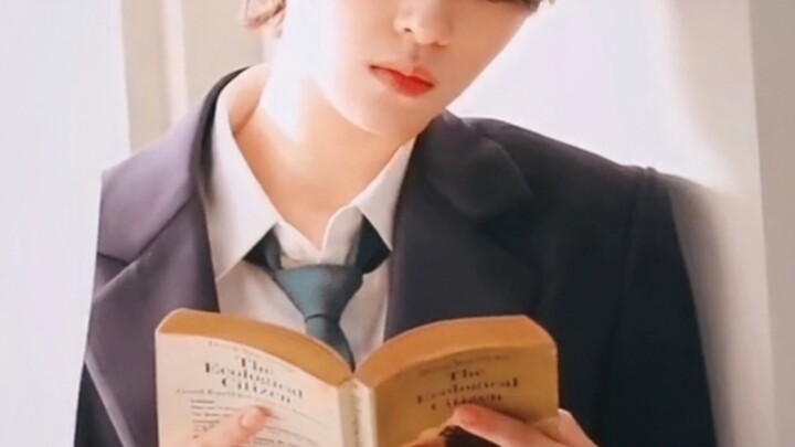 اتضح أن المعجبين لم يكونوا يمدحونها افتراضيًا.. في ذلك الوقت كانت حقًا قادرة على سحق كل الرجال في لح