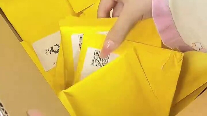 Self-printed sharing for as low as 50 cents丨Slum girl realizes the freedom to eat grain