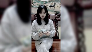 Quả đổi lì xì đi vào lòng đất