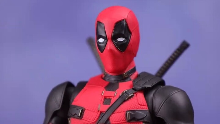 I just want the Golden Desert Eagle! Bandai SHF Deadpool and Wolverine Deadpool unboxing and play [W
