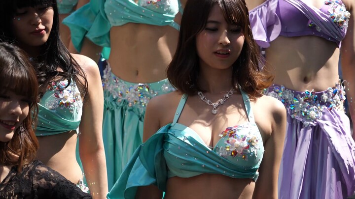 Tarian seksi mahasiswi Jepang