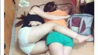 Two female classmates got drunk and occupied my bed, what should I do? !