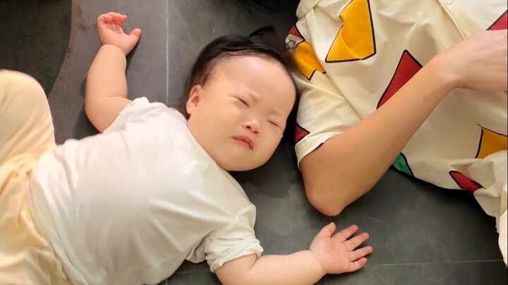 Mengundurkan diri untuk merawat anak. Pergi bermain lumpur bersama Lu Xi.