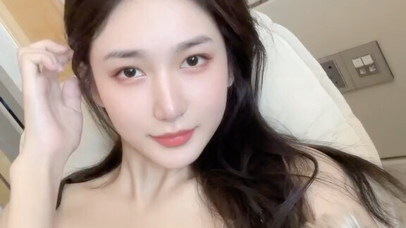 แก่นแท้ของการถ่ายภาพแบบกรีนที ท้าลองใส่ชุดนอน 100 ชุด