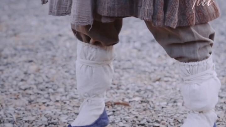 “Song Guang, obey the order!” “Your humble servant is here!” Maybe responding like that is just ingr