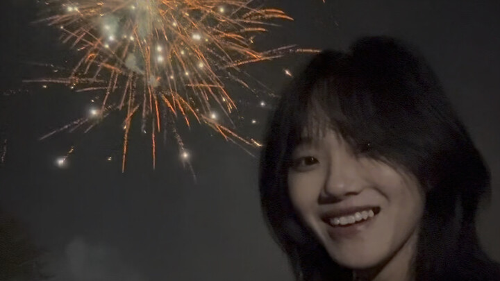 สวัสดีปีใหม่ค่ะ ขอให้มีความสุขมากๆ นะคะ!