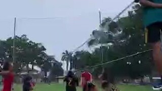 Wibu juga harus bisa maen voli dong 😂