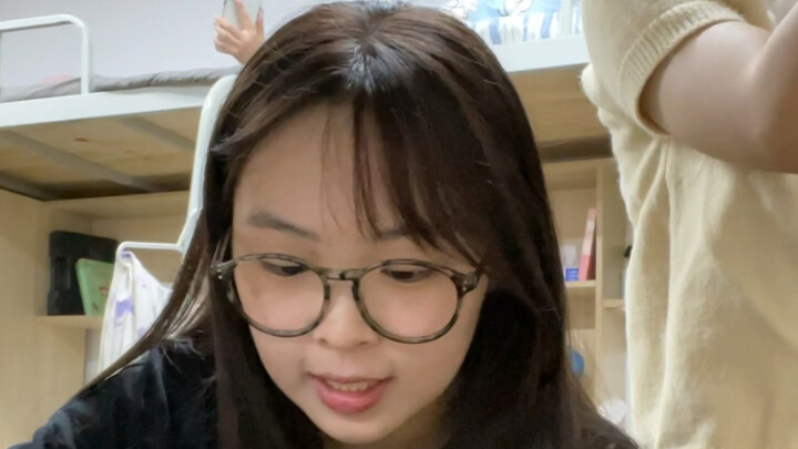 大学四年的文明寝室被我们承包了